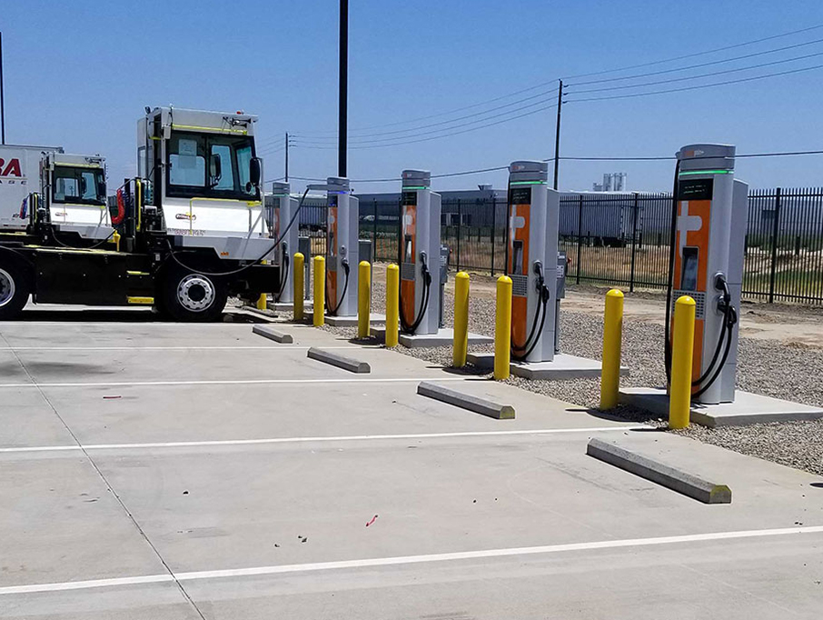 INDUSTRIAL CHARGING PORT